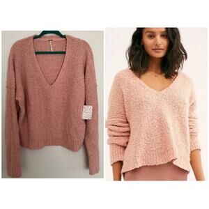 Free People Finders Keepers Vneck Sweater in Nude Peach